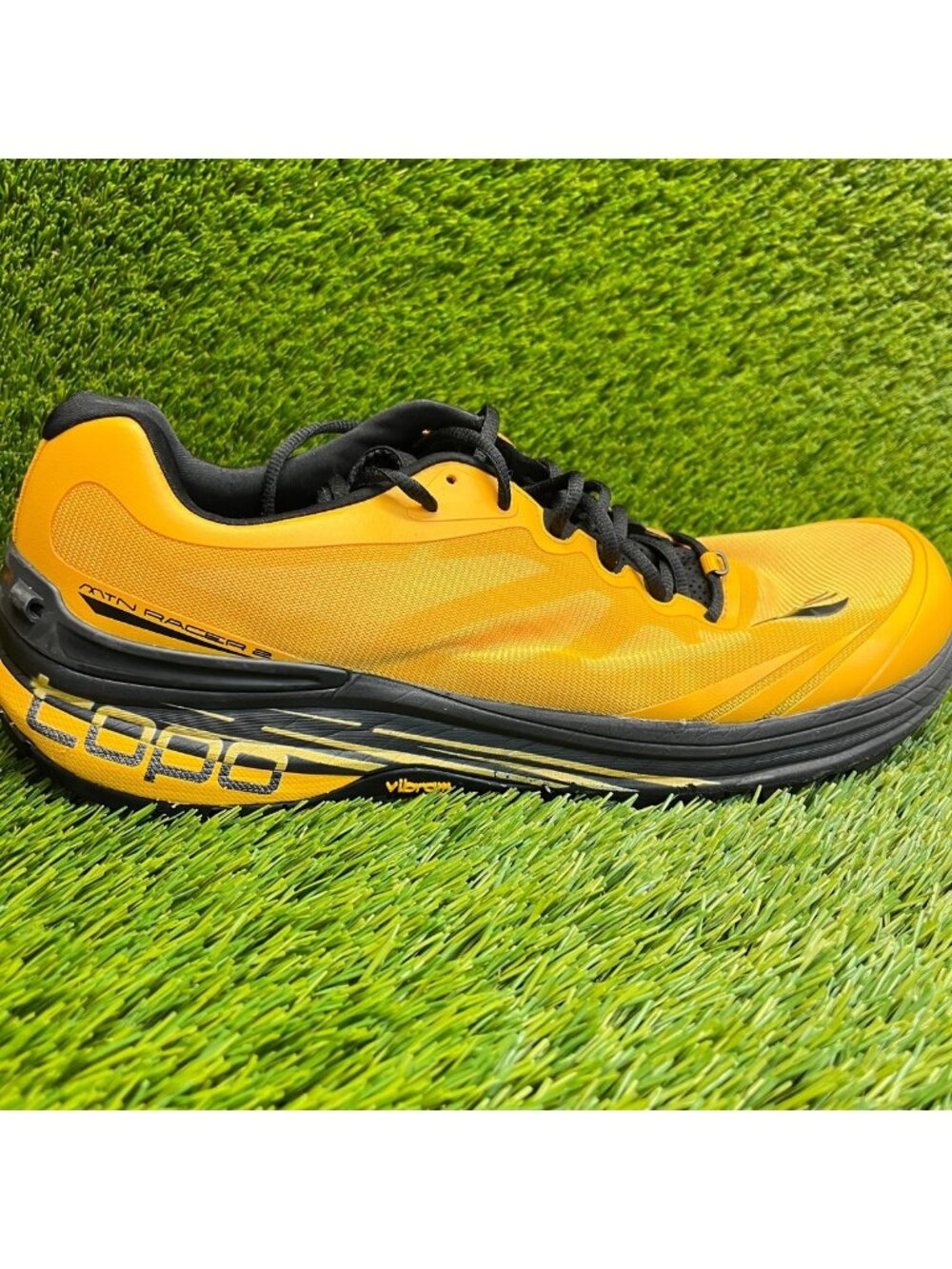 Topo MTN Racer 2 Mens Size 12 Yellow Black Athletic Trail Running Shoes Sneakers